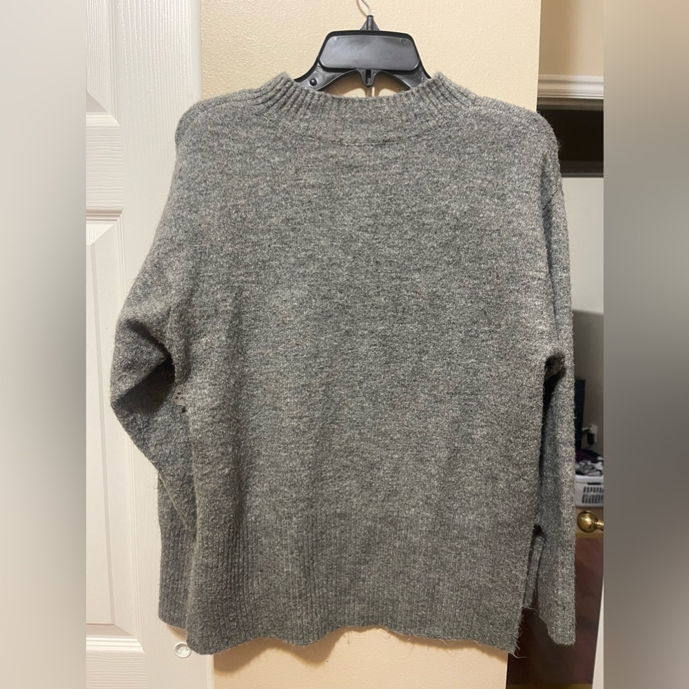 H&M Gray Sweater Size XS